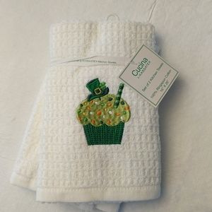 Cucina set of two kitchen towels